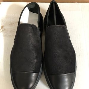 NEW —- Vince ‘Neda’ suede slip on